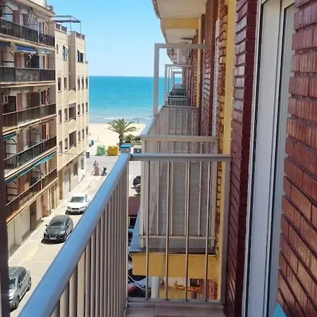 Apartment Lovely Three-bedroom In Puerto De Sagunt *