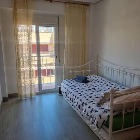 Lovely Three-bedroom In Puerto De Sagunt