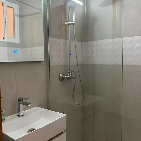 Lovely Three-bedroom In Puerto De Sagunt *
